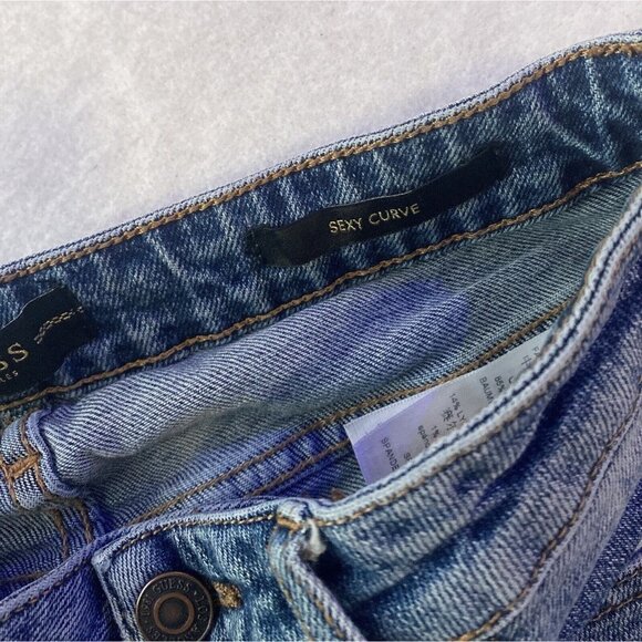 Guess Los Angeles Sexy Curvy Distressed Skinny raw hem ankle Size 27 Low Rise - Picture 7 of 15